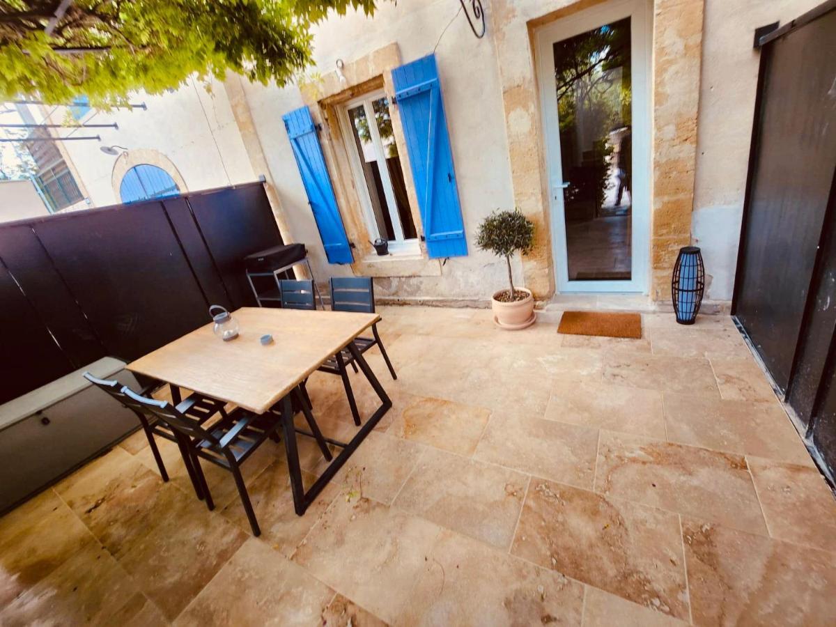 Le Mas Des Glycines Salon-de-Provence Exterior photo